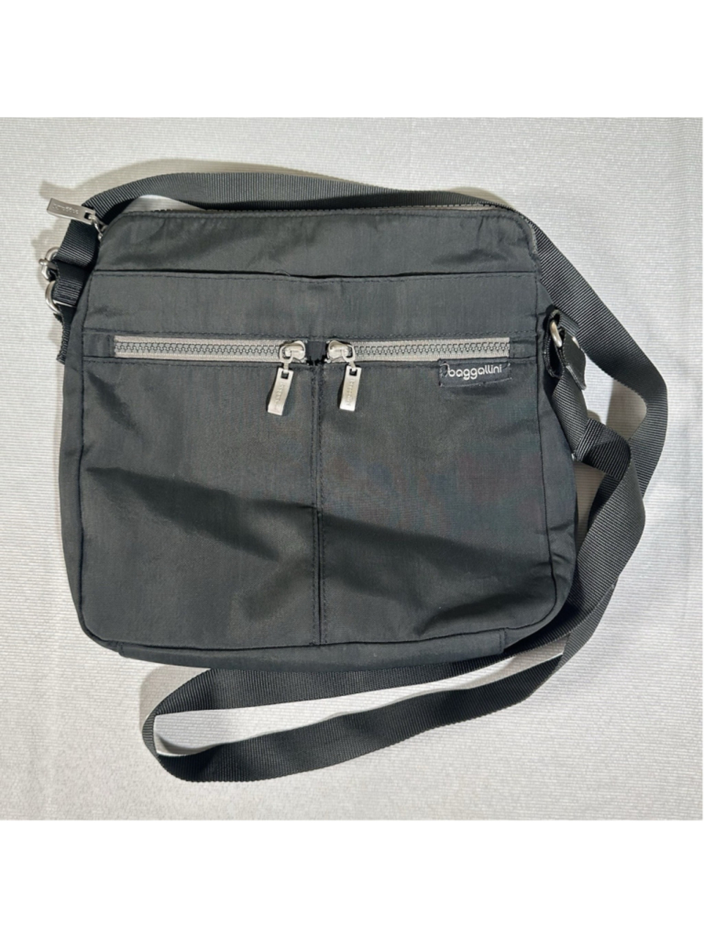 Baggallini Gray w Silver Hardware 11” Shoulder Bag/Crossbody Purse